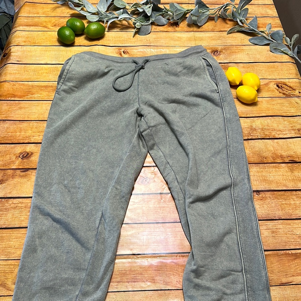 Alphalete grey sweatpant jogger xl